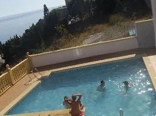 Albrisas Hotel 3*